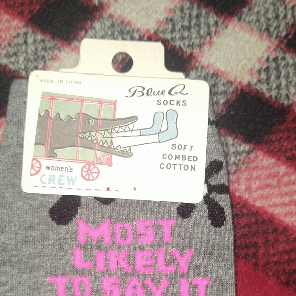 2 Pair Of Socks - Picture 8 of 10